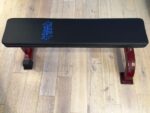 FIKSNA HORIZONTALNA KLOP - FLAT RED LINE BENCH - slika 2